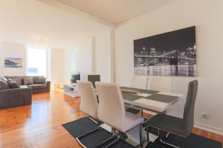 Airy Lapa 2 BR River and Bridge Views AC - 4