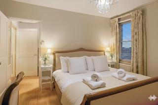 Large luxury boutique 'Duke apartment' In historic centre - 8