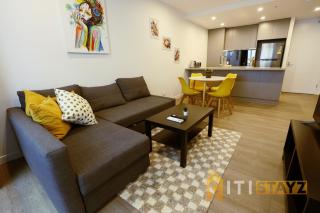 Sunny Yellow, 1Bd 1Bth 1Car Apt - Woden CBD - 1
