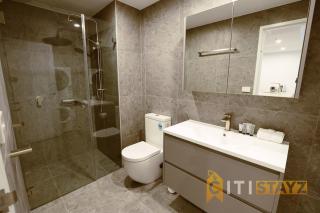 Sunny Yellow, 1Bd 1Bth 1Car Apt - Woden CBD - 8