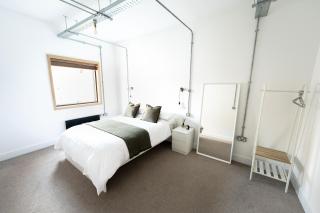 The Loft - Luxe City Centre Penthouse Apartment - 8