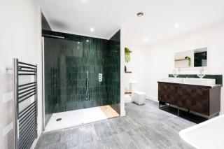 The Loft - Luxe City Centre Penthouse Apartment - 9