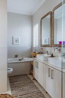 Between the Ocean and Winelands - 8