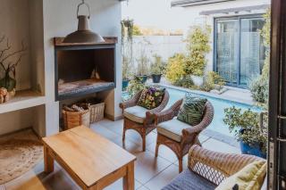 Between the Ocean and Winelands - 1