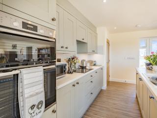 Lizzie's Cottage - 1