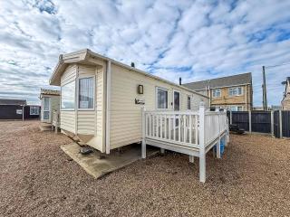 Great Caravan For Hire By The Beach In Norfolk, By Hunstanton Beach Ref 13005L - 0