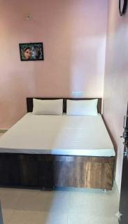 DWARKA HOME STAY AC family only - 5