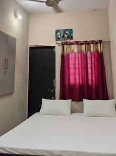 DWARKA HOME STAY AC family only - 6