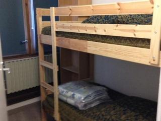 Appartement 6 personnes, 2 chambres, balcon, parking couvert, proche pistes - FR-1-404-180 - 2