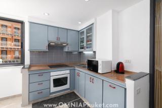 8-minute walk to the beach - 3 bedrooms 3 baths - 4