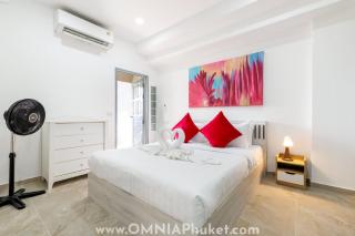 8-minute walk to the beach - 3 bedrooms 3 baths - 8