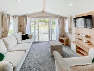 The Manor Retreat - 9