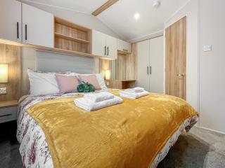 The Manor Retreat - 5