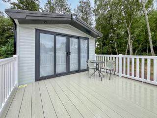 The Manor Retreat - 4