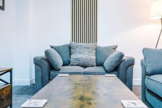 NEW! Detached House, Driveway, Perfect for Contractors - 5