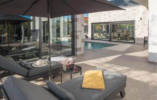 Jacuzzi And Sauna Villa - 1