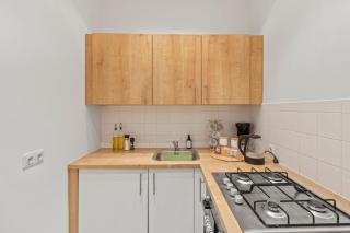 At Belvedere, Top Location Close to U1 - 8