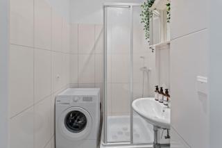 At Belvedere, Top Location Close to U1 - 4