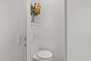 At Belvedere, Top Location Close to U1 - 2