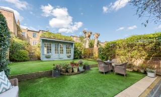 Exclusive Christmas Stay in an Entire Fulham Family Home with early check in and late check out - 9