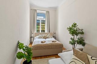 At Belvedere, Top Location Close to U1 - 9