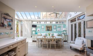 Exclusive Christmas Stay in an Entire Fulham Family Home with early check in and late check out - 1