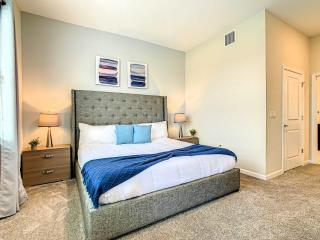 Gorgeous 2BR with Waterpark & Private Game Room - 7