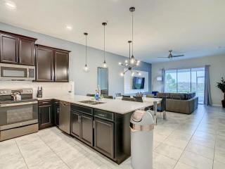 Gorgeous 2BR with Waterpark & Private Game Room - 6