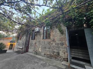 Cozy Grape House in Old Tbilisi - 1