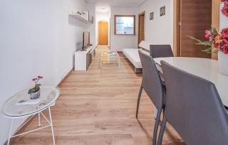 Cozy Apartment In Torrevieja With Wifi - 3