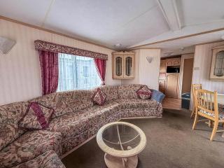 6 Berth Caravan In Hunstanton, Ideal For Seaside Holidays Ref 13004L - 1