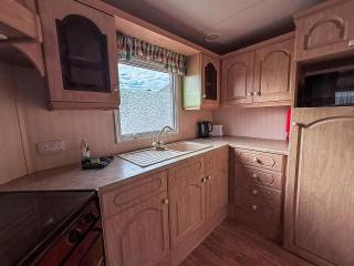 6 Berth Caravan In Hunstanton, Ideal For Seaside Holidays Ref 13004L - 1