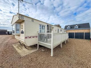 6 Berth Caravan In Hunstanton, Ideal For Seaside Holidays Ref 13004L - 0