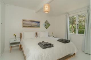 Oceanside Cottage - 2
