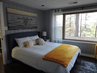 The Middle House - 7