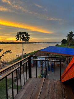 Vera Sunset homestay local experience with lao family - 4