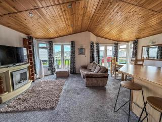 Modern 4 Berth Lodge With Decking At Manor Park In Hunstanton Ref 23024W - 1