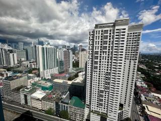 The Beacon Suite Modern Comfort in Central Makati - 3