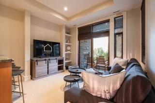 Fitzsimmons Walk 21 by Outpost Whistler - 3