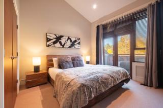 Fitzsimmons Walk 21 by Outpost Whistler - 7