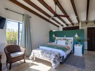 Cliffside Suites - 1