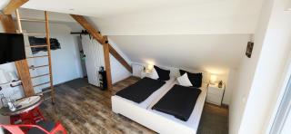 CJS Apartments - Chill or Drive am Nürburgring, Free Parking, WLan, Spacious Rooms, Quiet Location - 3