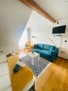 Alpesi Apartman Downtown - 2