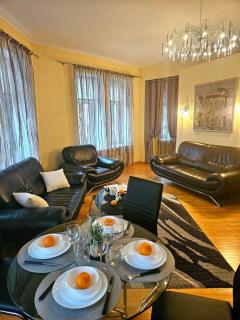 Old Town 2 Bedroom Apartment with Stunning River View by Dome Square and Presidential Castle - 9