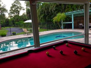 Naple's paradise heated pool - 0