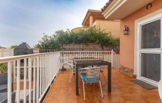 Cozy Home In Cartagena With Kitchenette - 3