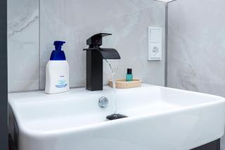 Best location, stylish and modern - 6