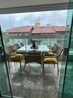 4 ILHAS, 2 SUITES, 2 GARAGENS - 8