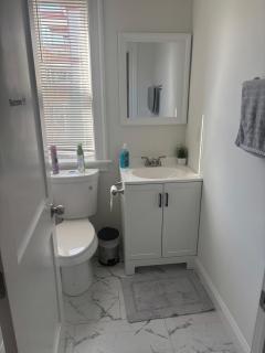 Homestay Near South Bay Mall & Andrew Train Station - 4