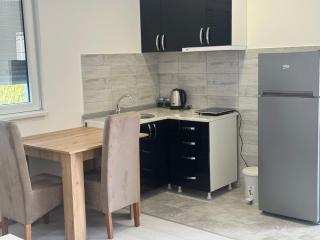 Elena Airport Apartments - 6